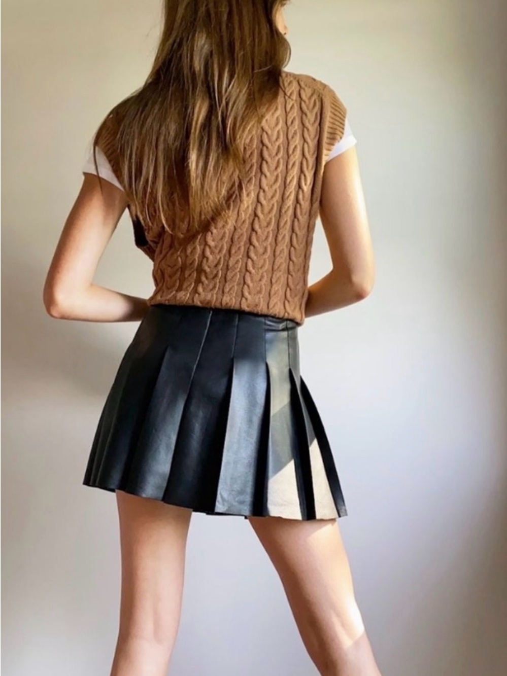 Aritzia Sunday Best Olive Vegan Leather Mini Skirt Pleated Black 6 - Picture 4 of 6